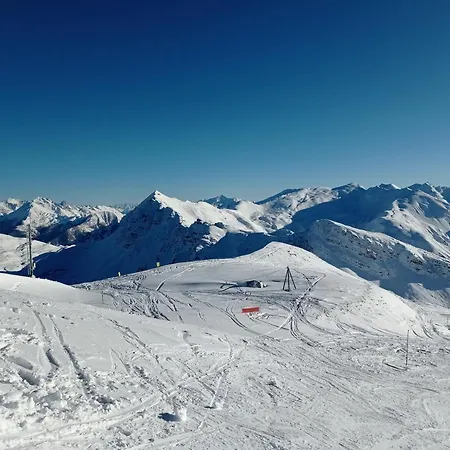 Residence Le Schuss Studio Montagne En Bas Des Pistes Vars  Exterior photo